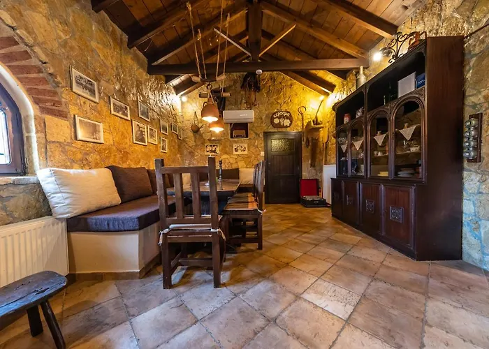 Vintage Stone House Where Calm Lives Nyaraló